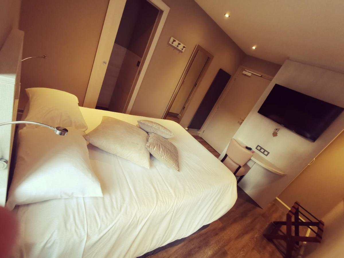 Logis Hotel Des Bains Жерарме Экстерьер фото