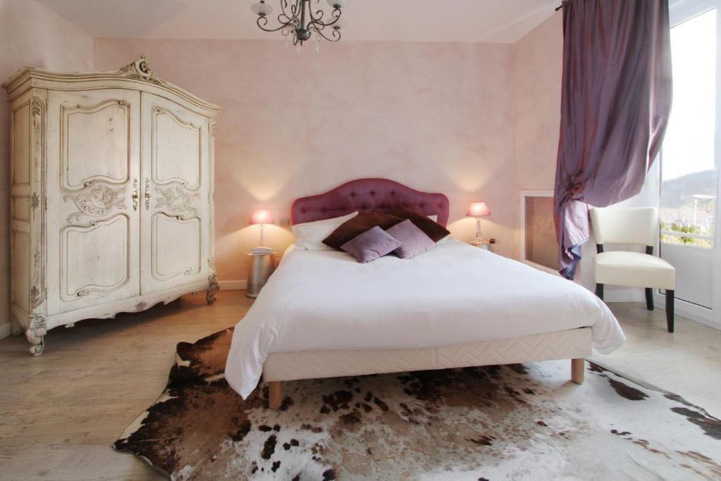 Logis Hotel Des Bains Жерарме Номер фото